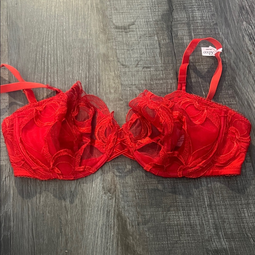 Victoria's Secret Vibrant Red Lace Bra